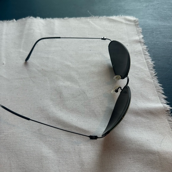 Sunglasses - Picture 3 of 5